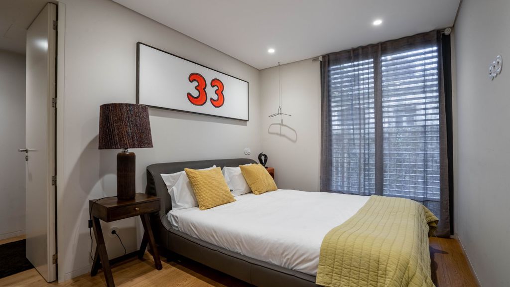 Primrose 1BR Delight w/ Parking by LovelyStay