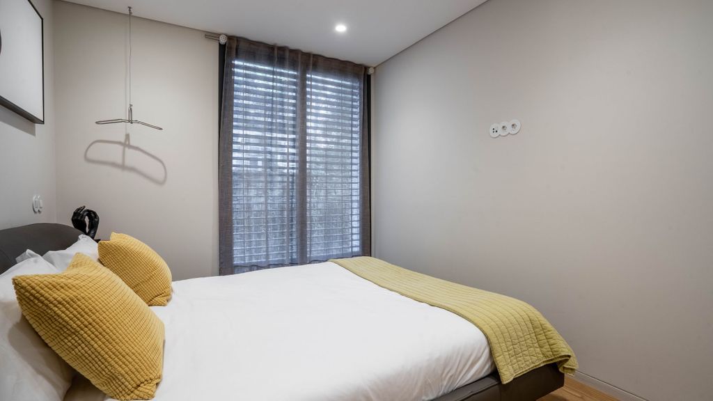 Primrose 1BR Delight w/ Parking by LovelyStay