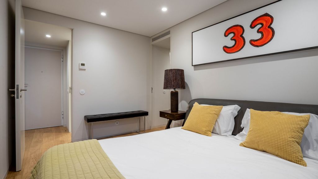 Primrose 1BR Delight w/ Parking by LovelyStay