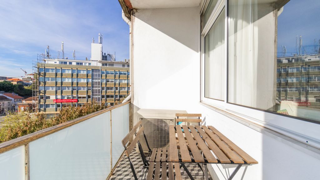 2BR Wonder in the City Center by LovelyStay