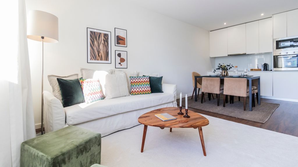2BR Wonder in the City Center by LovelyStay