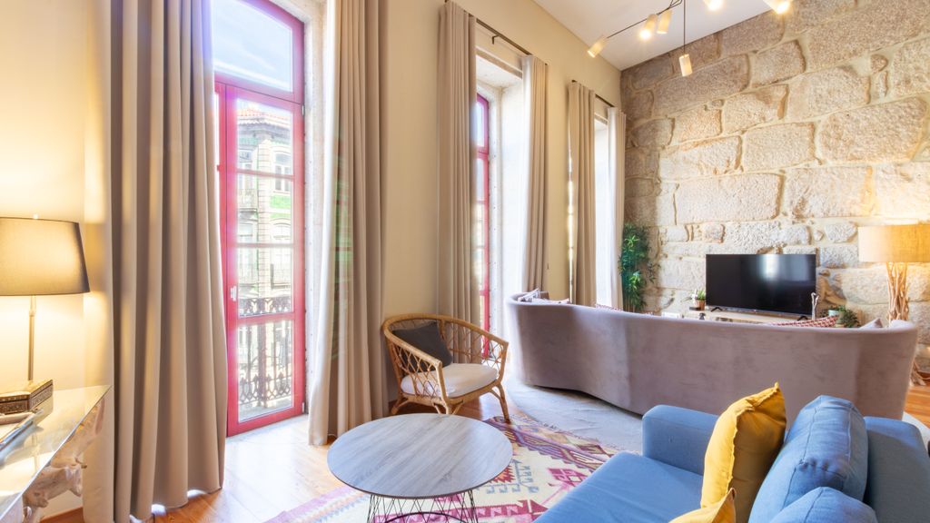 Mouzinho's Place by LovelyStay