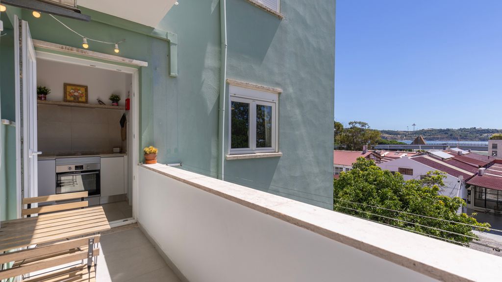 Charming Belém 3BDR Property by LovelyStay