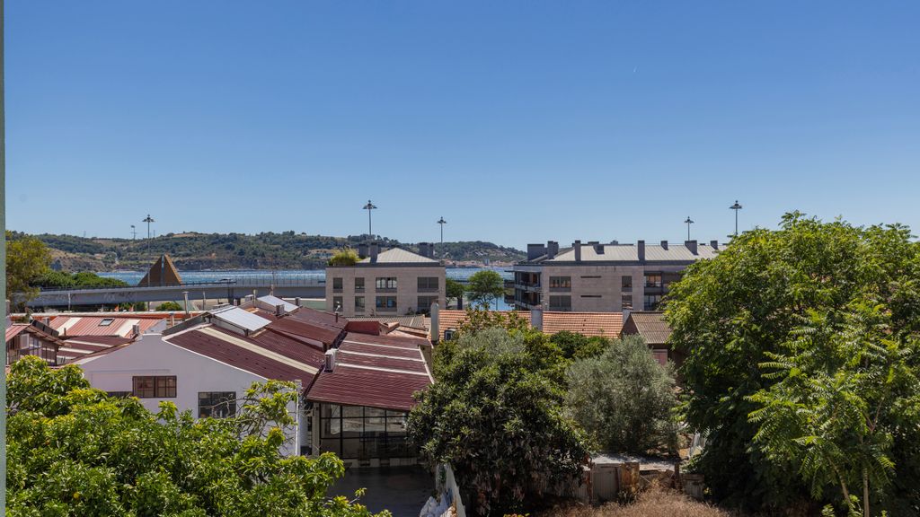 Charming Belém 3BDR Property by LovelyStay