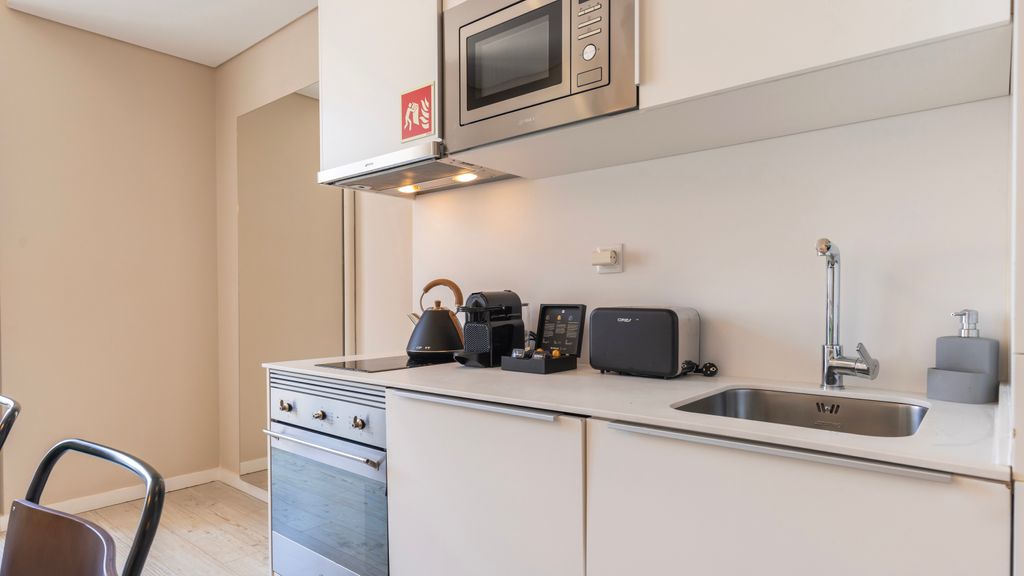 Carmo 43 | Apartment 202