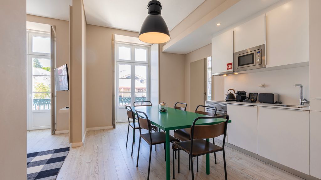 Carmo 43 | Apartment 202