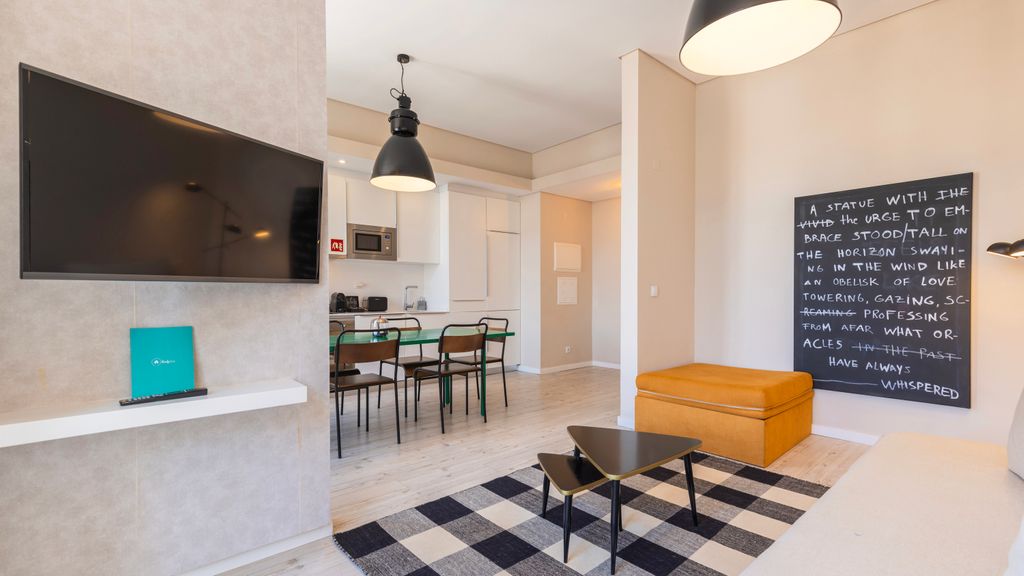 Carmo 43 | Apartment 202