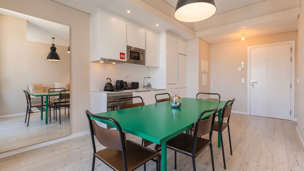 Carmo 43 | Apartment 202