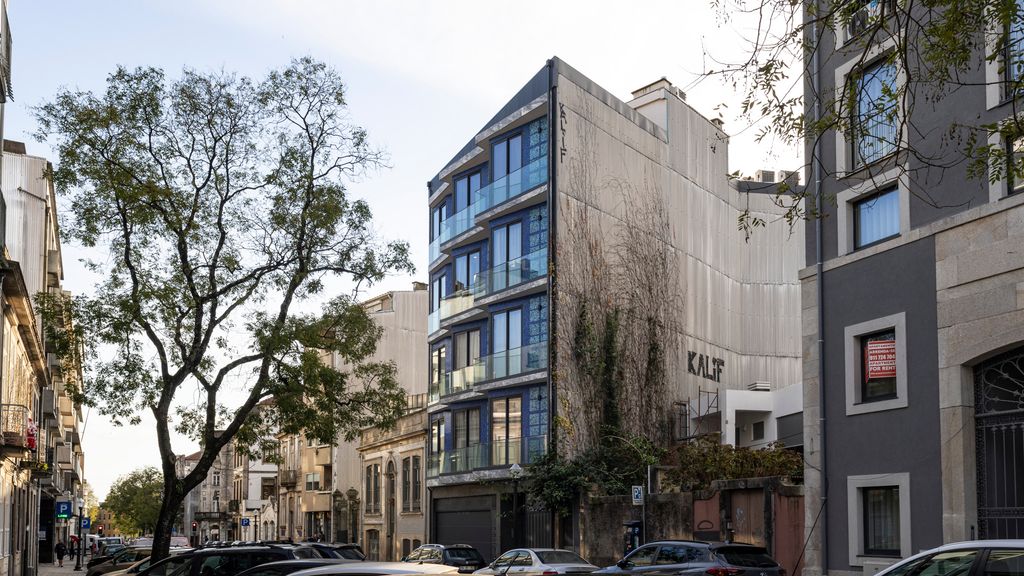 New 3BR w/ Rooftop & Balcony Views by LovelyStay