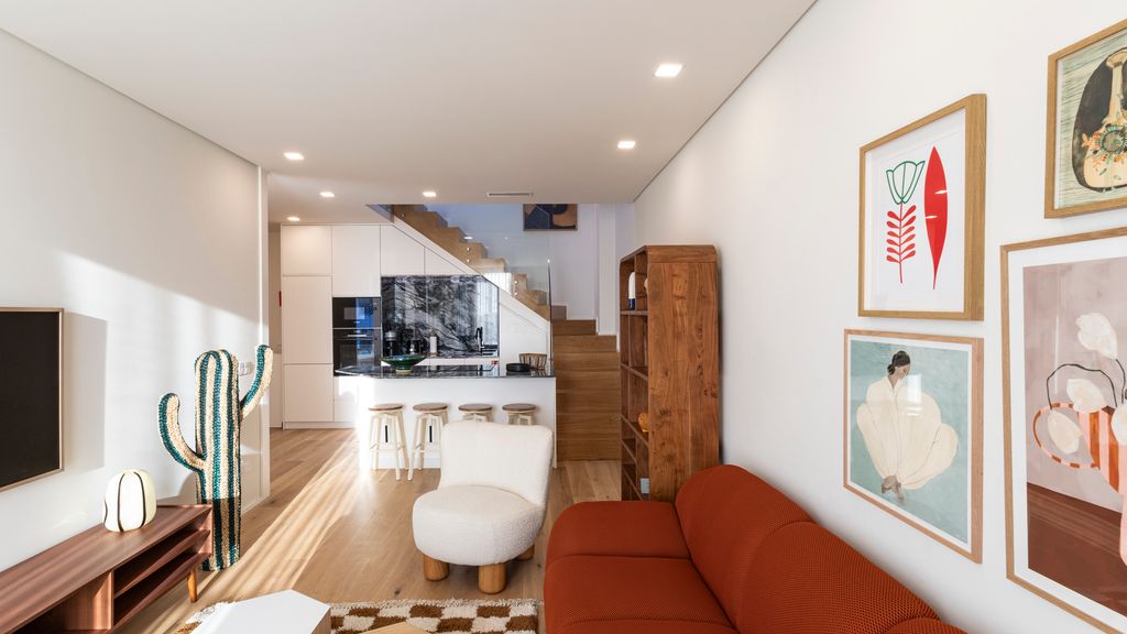 New 3BR w/ Rooftop & Balcony Views by LovelyStay