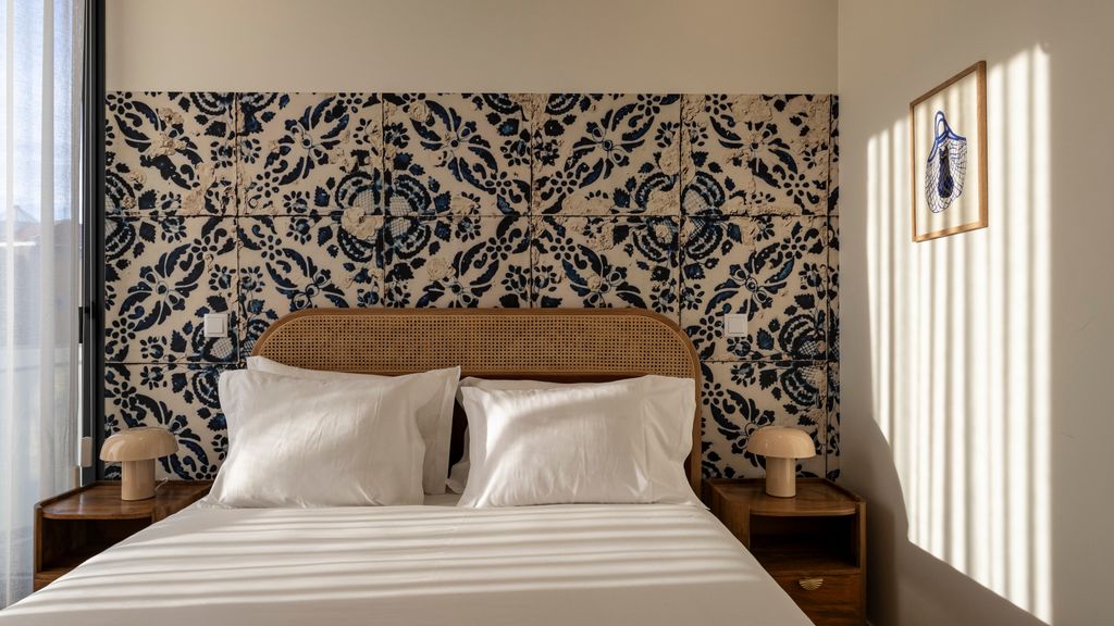 New 3BR w/ Rooftop & Balcony Views by LovelyStay