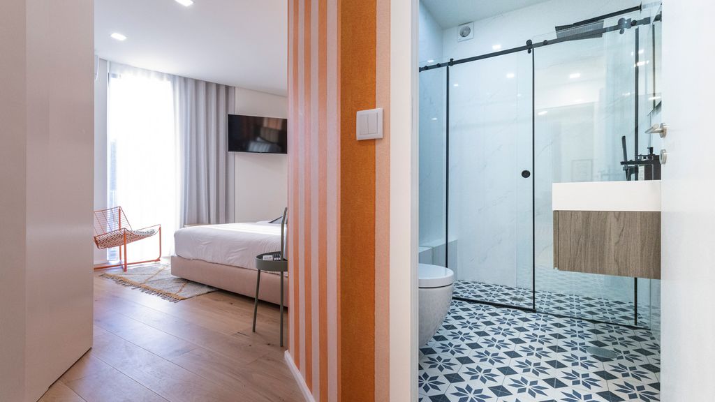 New 3BR w/ Rooftop & Balcony Views by LovelyStay