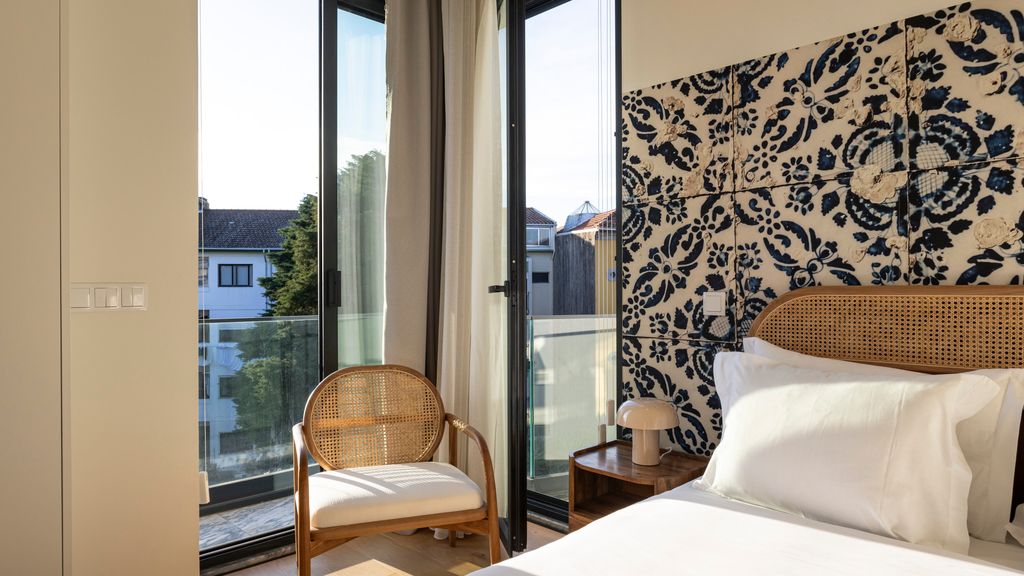New 3BR w/ Rooftop & Balcony Views by LovelyStay