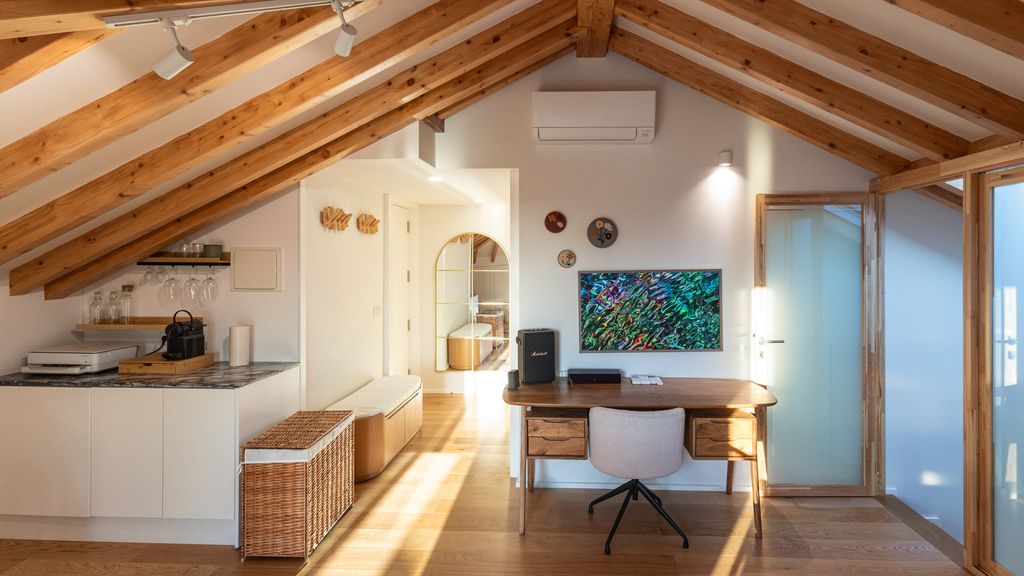New 3BR w/ Rooftop & Balcony Views by LovelyStay