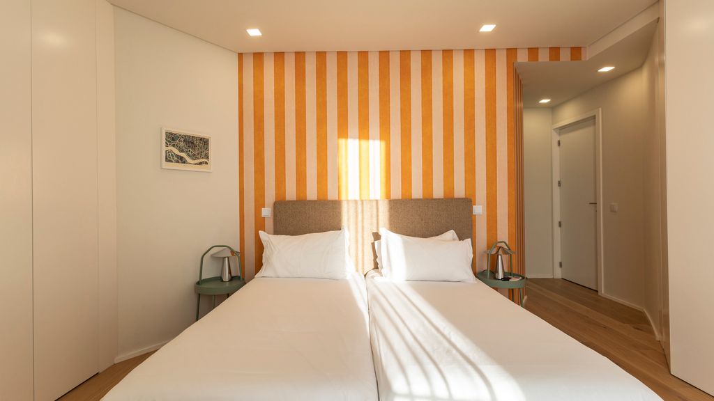 New 3BR w/ Rooftop & Balcony Views by LovelyStay