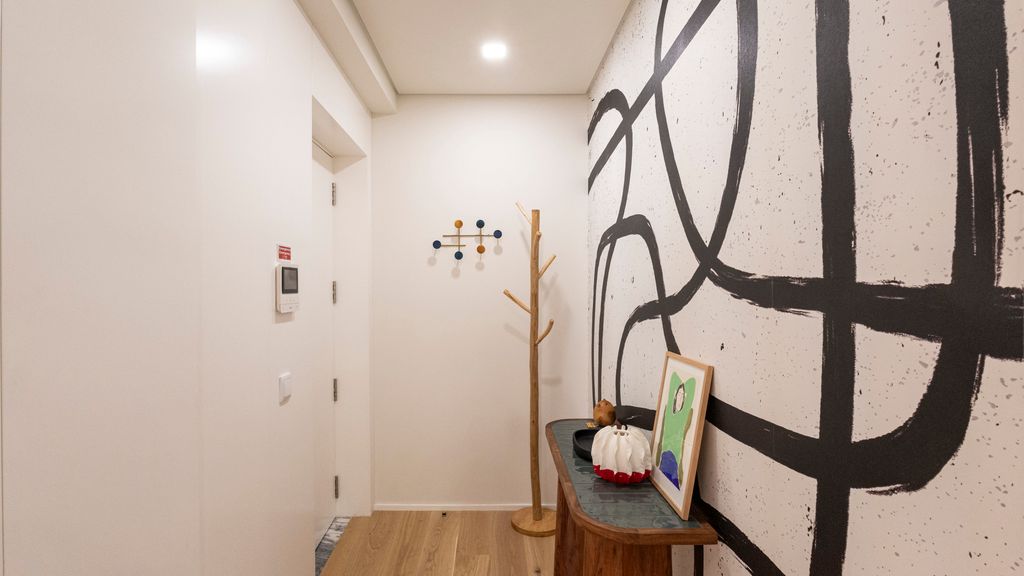 New 3BR w/ Rooftop & Balcony Views by LovelyStay
