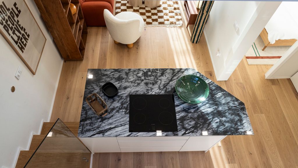 New 3BR w/ Rooftop & Balcony Views by LovelyStay