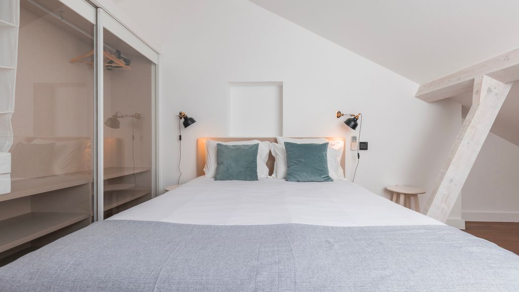 Charming 3BDR Duplex in City Center by LovelyStay