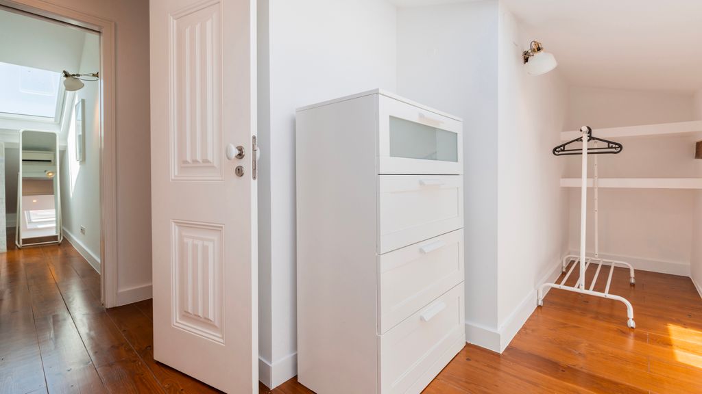 Charming 3BDR Duplex in City Center by LovelyStay