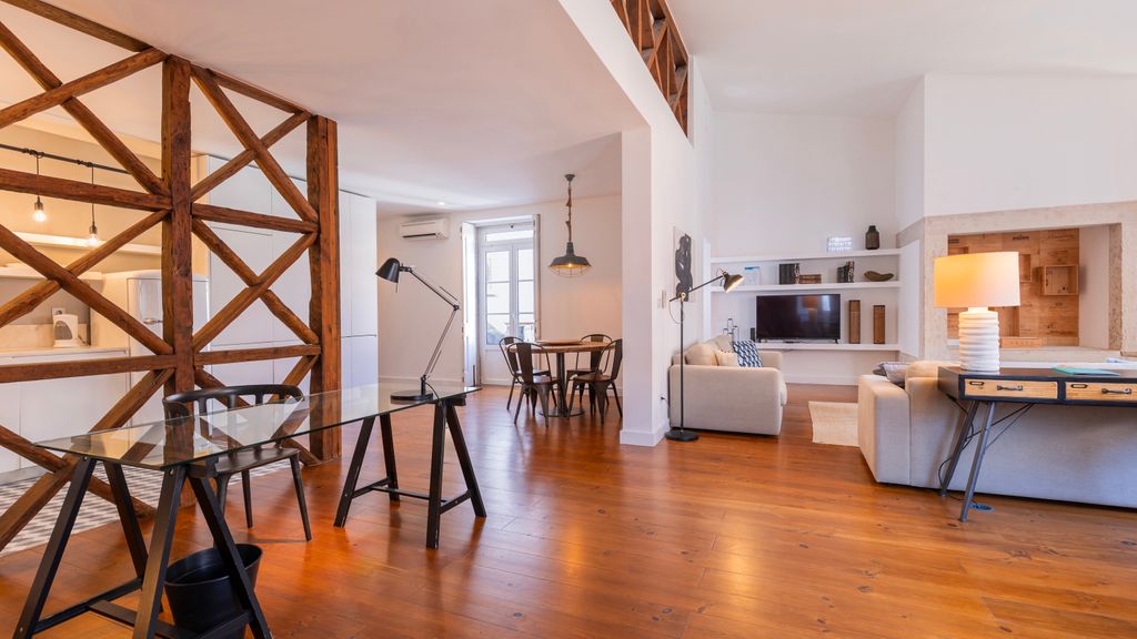 Charming 3BDR Duplex in City Center by LovelyStay
