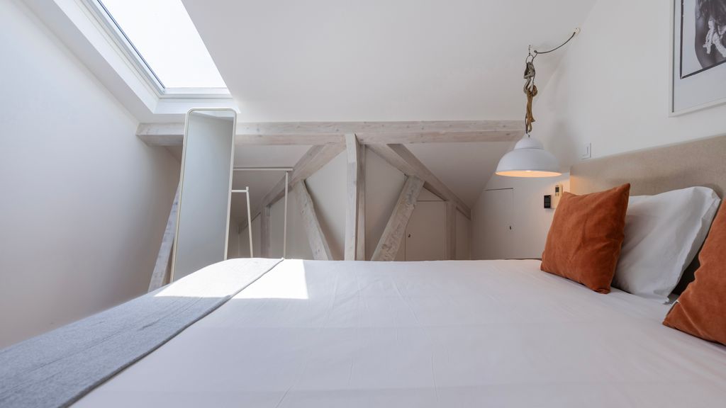 Charming 3BDR Duplex in City Center by LovelyStay