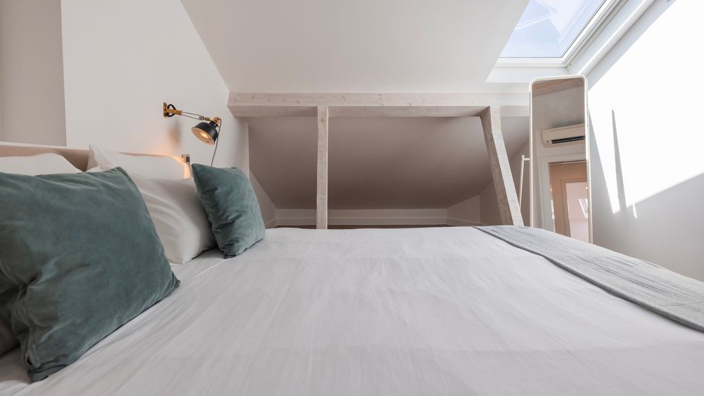 Charming 3BDR Duplex in City Center by LovelyStay