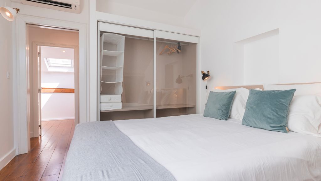 Charming 3BDR Duplex in City Center by LovelyStay