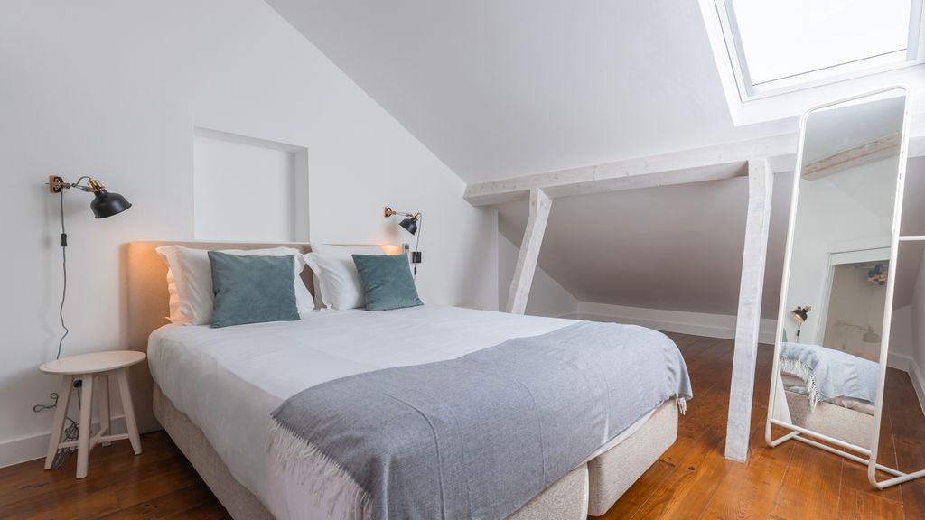 Charming 3BDR Duplex in City Center by LovelyStay