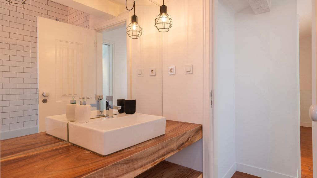 Charming 3BDR Duplex in City Center by LovelyStay
