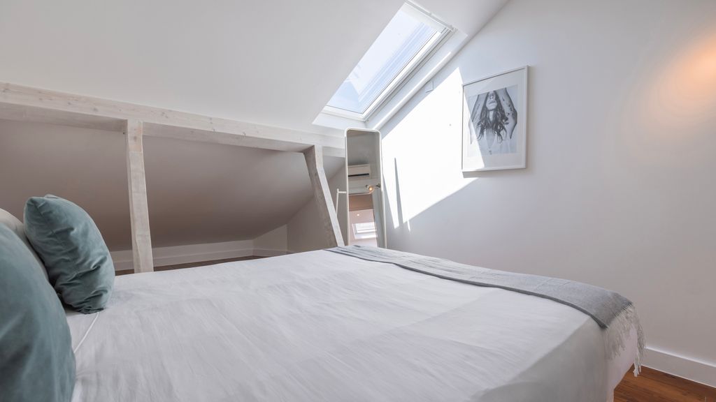 Charming 3BDR Duplex in City Center by LovelyStay
