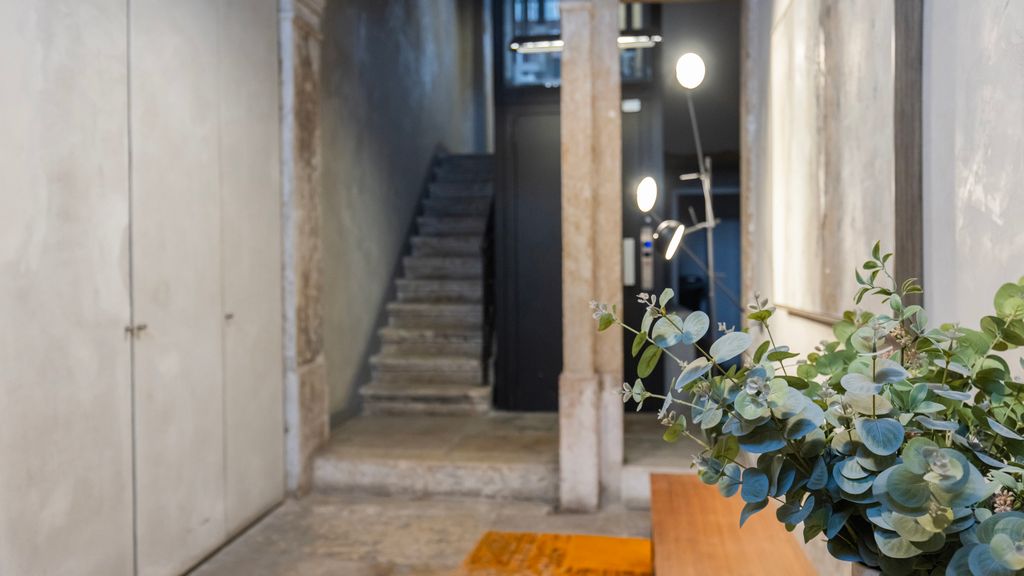 Charming 3BDR Duplex in City Center by LovelyStay