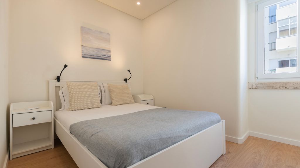 Homely 2BDR Apartment w/ Terrace by LovelyStay