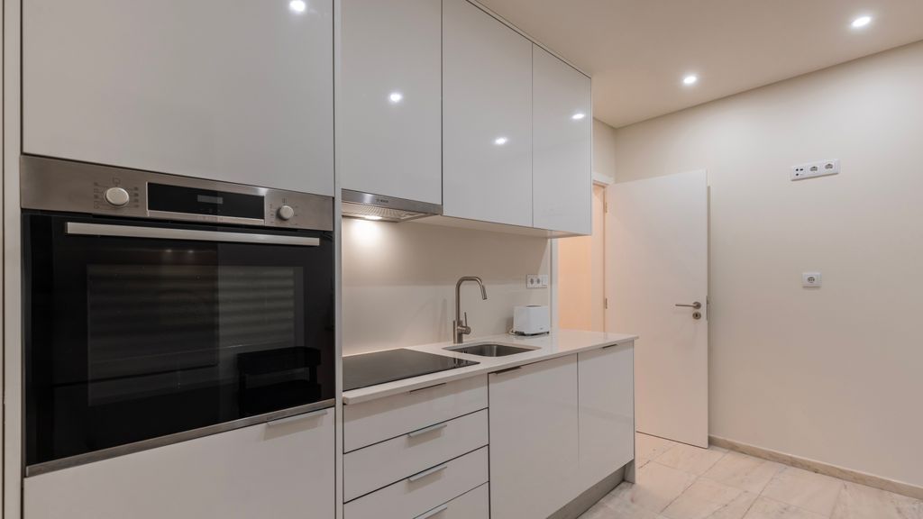 Homely 2BDR Apartment w/ Terrace by LovelyStay