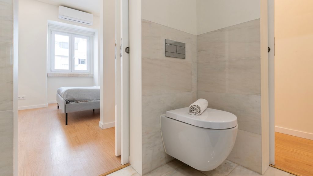Homely 2BDR Apartment w/ Terrace by LovelyStay