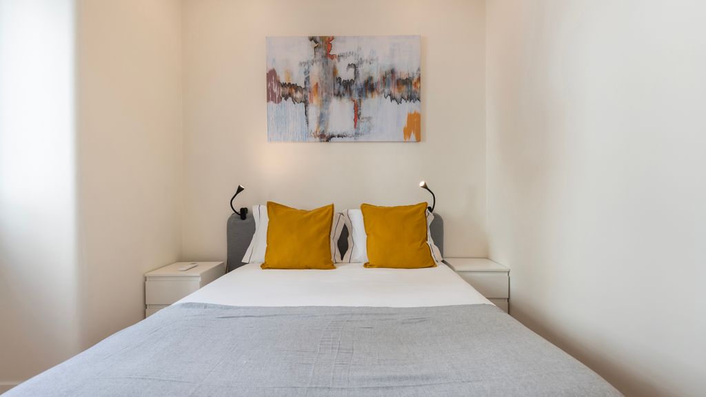 Homely 2BDR Apartment w/ Terrace by LovelyStay