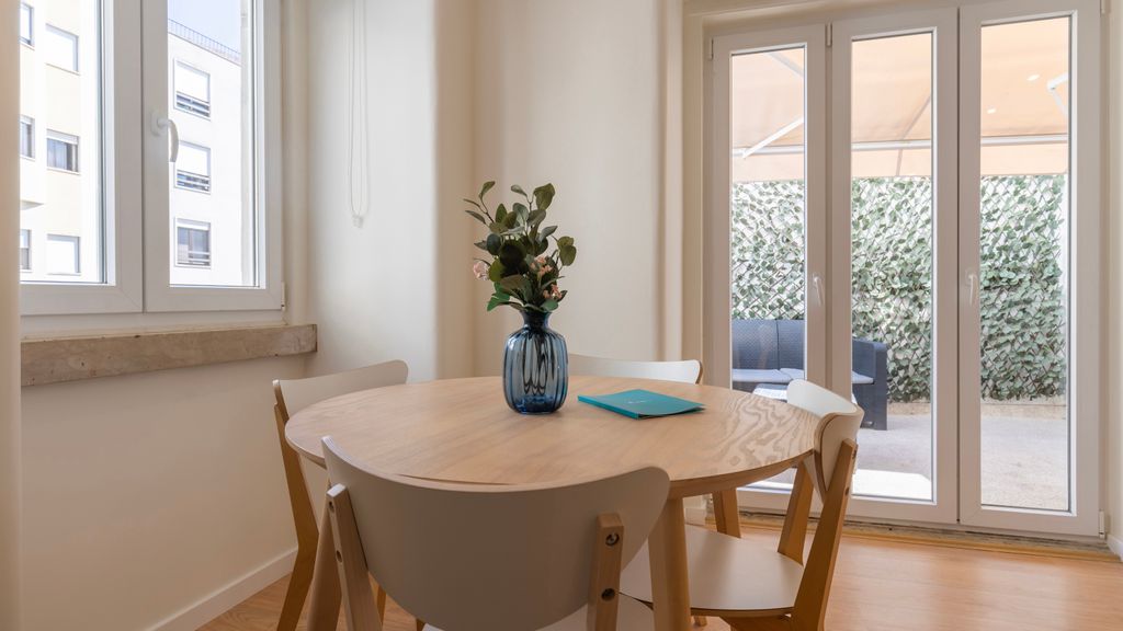 Homely 2BDR Apartment w/ Terrace by LovelyStay