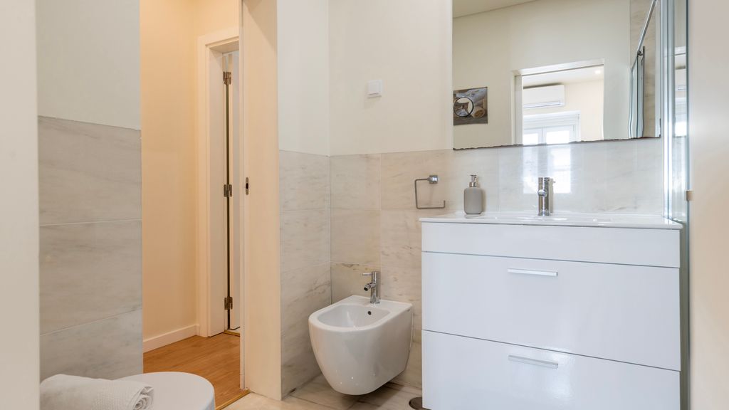 Homely 2BDR Apartment w/ Terrace by LovelyStay