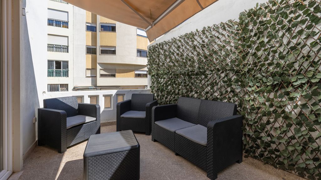 Homely 2BDR Apartment w/ Terrace by LovelyStay