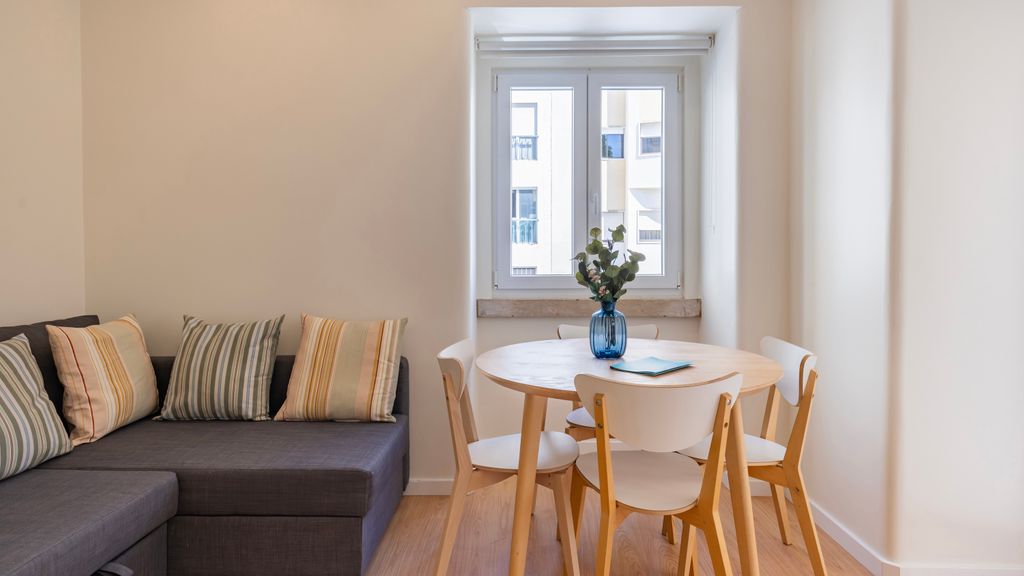 Homely 2BDR Apartment w/ Terrace by LovelyStay