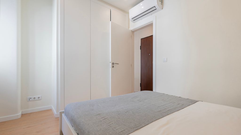 Homely 2BDR Apartment w/ Terrace by LovelyStay
