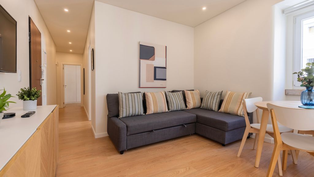 Homely 2BDR Apartment w/ Terrace by LovelyStay