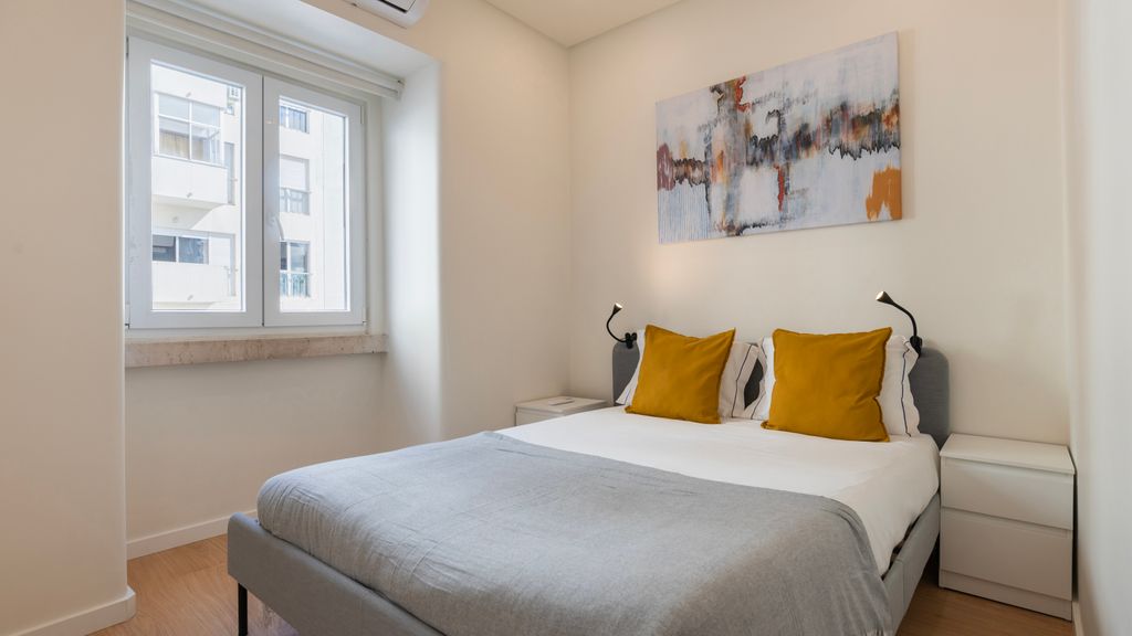 Homely 2BDR Apartment w/ Terrace by LovelyStay