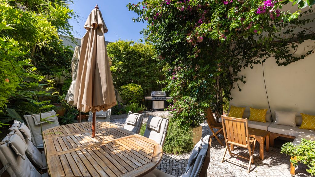 Garden Mansion in Historic Center by LovelyStay