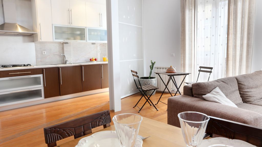 Modern Comfort T1 with Balcony by LovelyStay