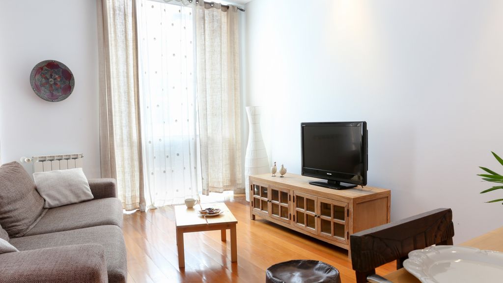 Modern Comfort T1 with Balcony by LovelyStay
