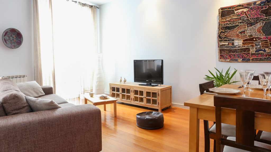 Modern Comfort T1 with Balcony by LovelyStay