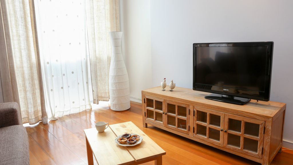 Modern Comfort T1 with Balcony by LovelyStay