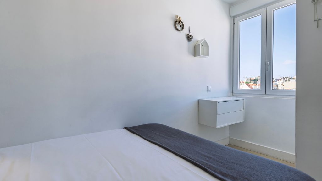 Classic Topfloor Apartment by LovelyStay