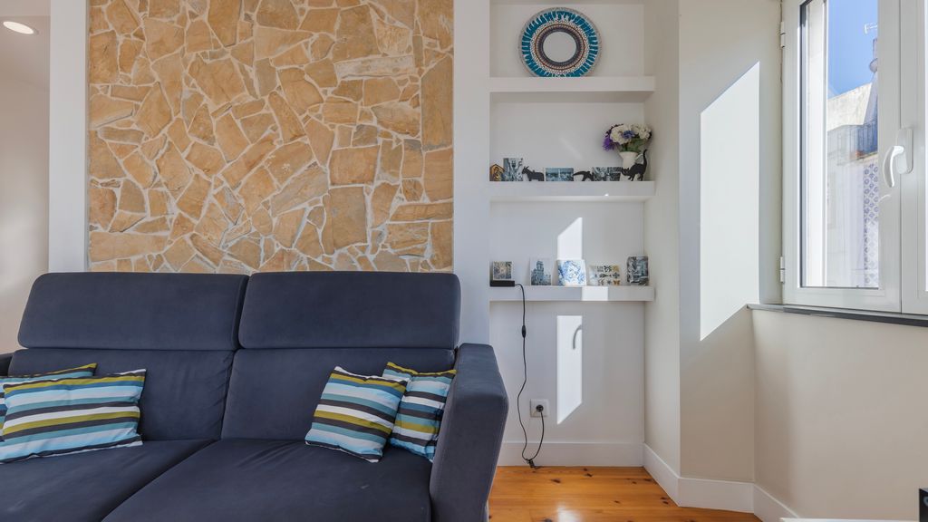 Comfort & Bright Apartment by LovelyStay