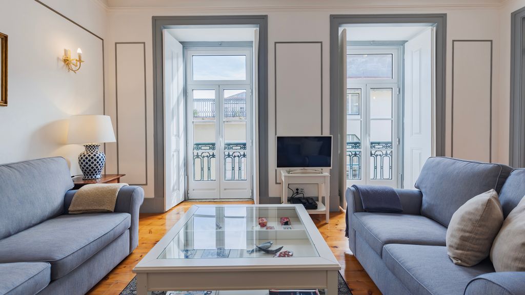 Classic & Super Central Apartment by LovelyStay